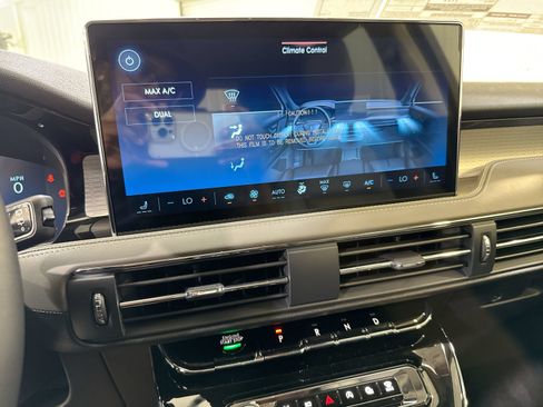 New 2026 Lincoln Corsair Premiere w/ Rear Removable Package Tray FWD image 20