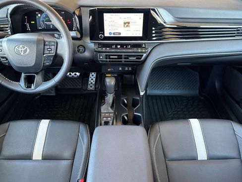 Used 2026 Toyota Camry SE FWD image 14