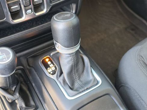 Used 2022 Jeep Wrangler Unlimited Sport AWD/4WD image 27