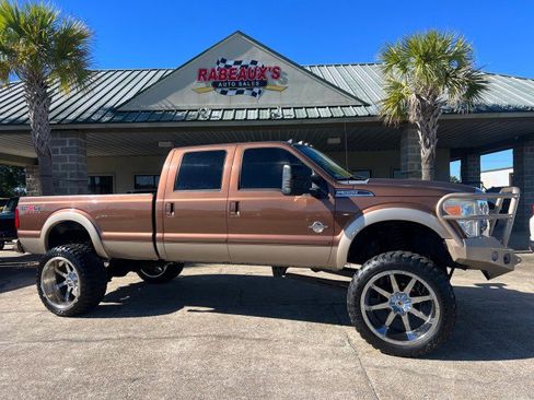 Used 2011 Ford F350 Lariat w/ Lariat Interior Pkg image 3