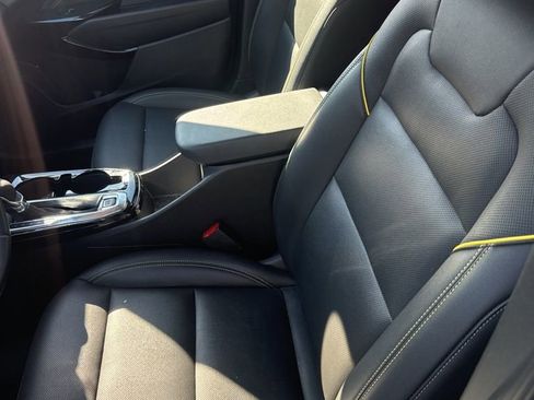 Used 2025 Chevrolet Trax ACTIV w/ Sunroof Package image 18