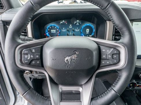 Used 2025 Ford Bronco Outer Banks image 37