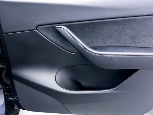 Used 2022 Tesla Model Y Performance image 29