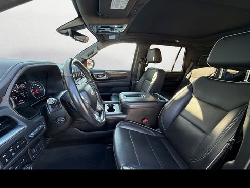 Used 2021 Chevrolet Tahoe Premier w/ Premium Package AWD/4WD image 9