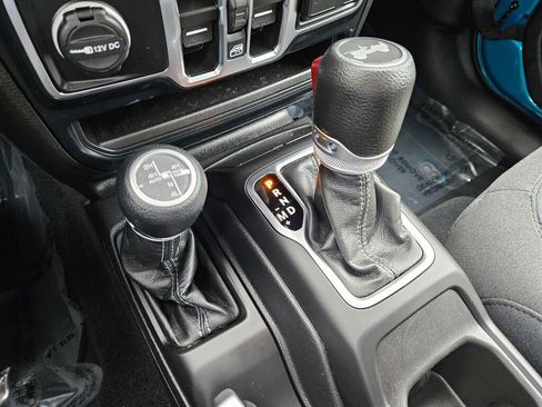 Used 2024 Jeep Wrangler Unlimited AWD/4WD image 26