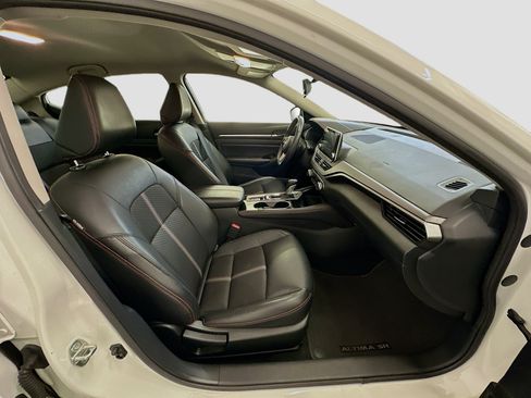 Used 2024 Nissan Altima 2.5 SR AWD/4WD image 31