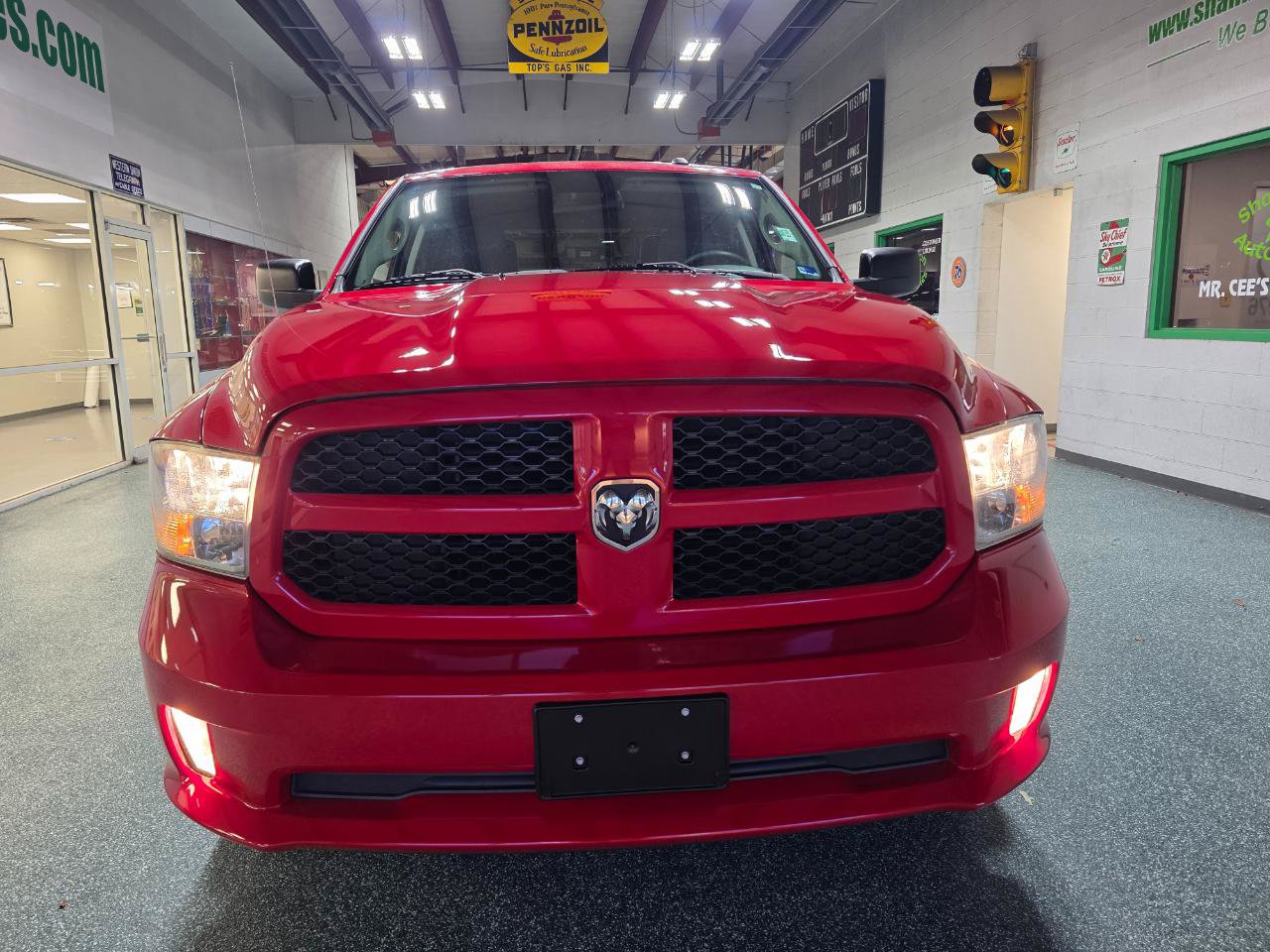 Used 2016 RAM 1500 Express w/ Popular Equipment Group AWD/4WD image 3