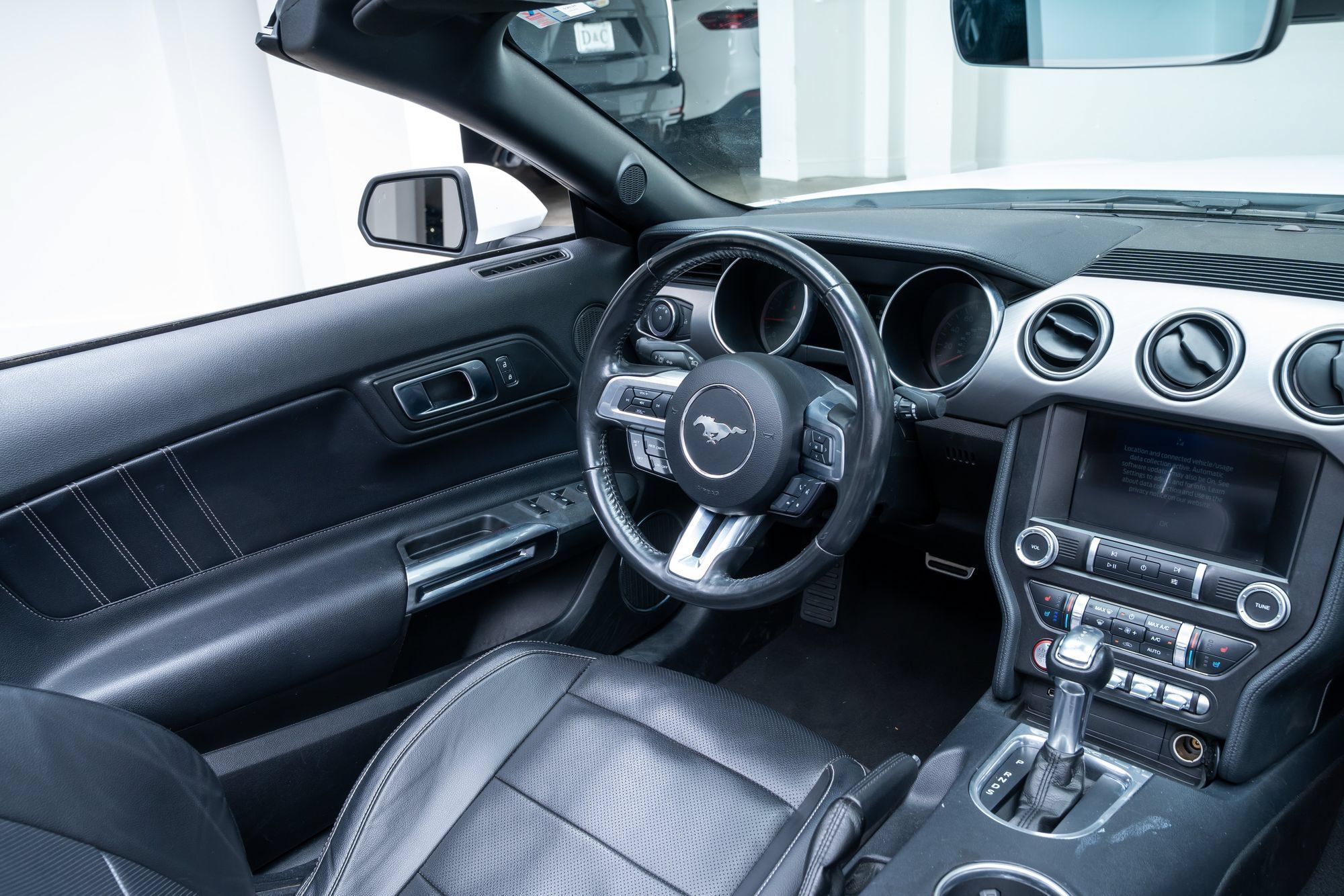Used 2022 Ford Mustang Premium RWD image 10