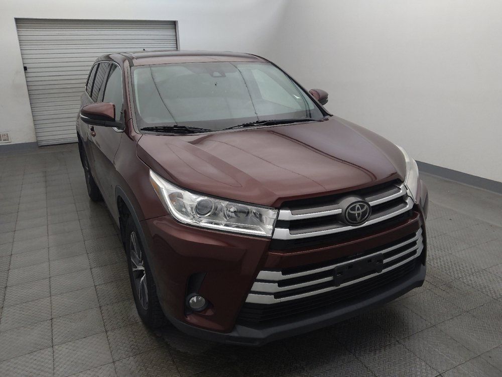 Used 2019 Toyota Highlander Plus AWD/4WD image 14