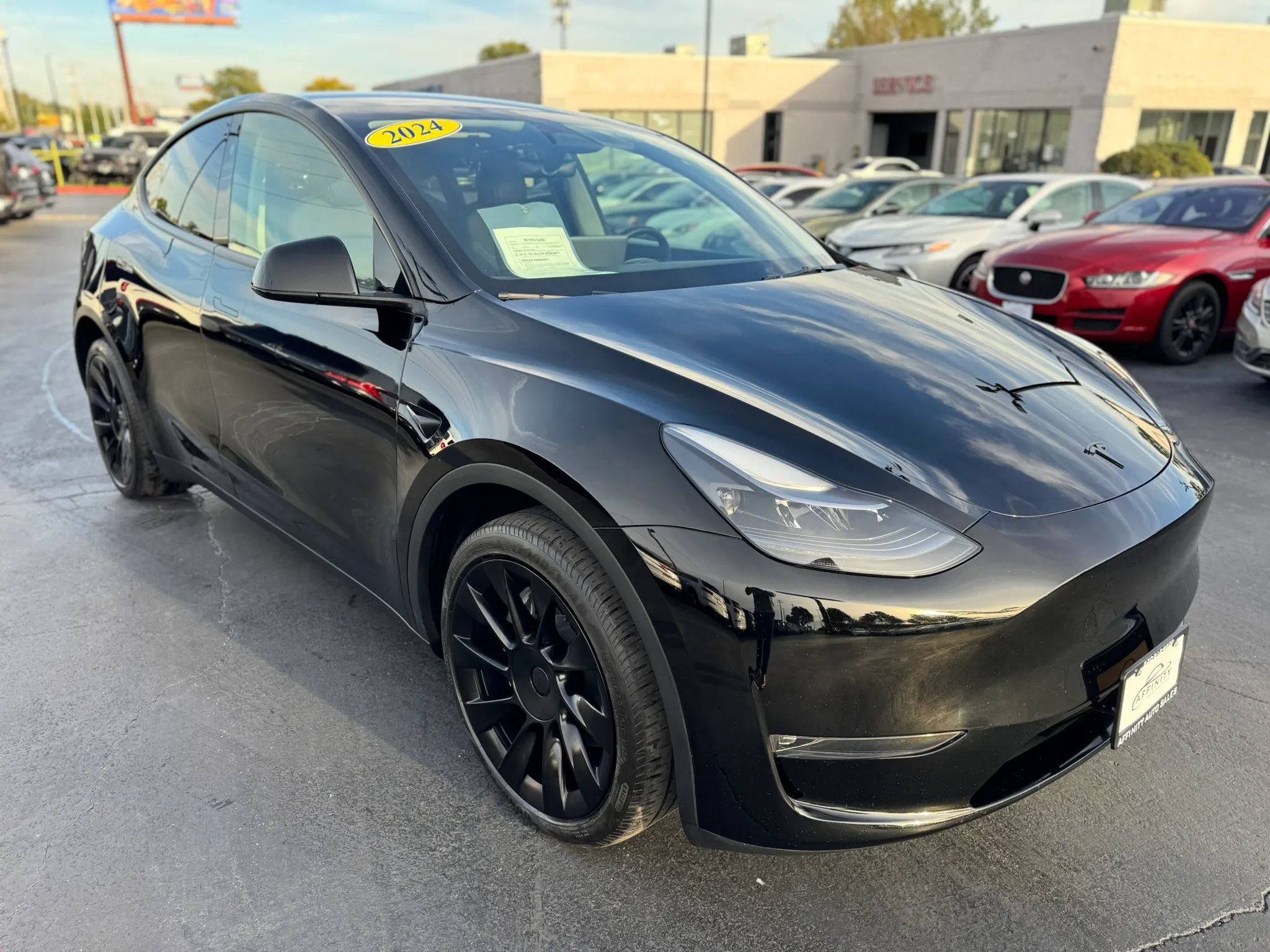Used 2024 Tesla Model Y Long Range AWD/4WD image 7