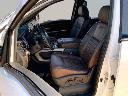 Used 2022 Nissan Titan Platinum Reserve w/ Moonroof Package AWD/4WD image 8