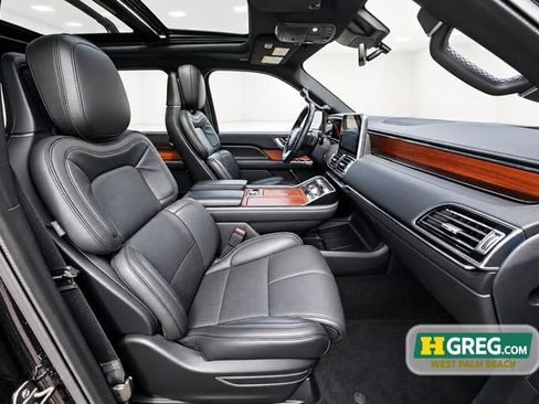 Used 2018 Lincoln Navigator Select w/ Technology Package RWD image 11