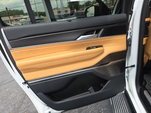 Used 2025 Jeep Grand Wagoneer L Series III w/ Rear Seat Video Group 1 AWD/4WD image 35