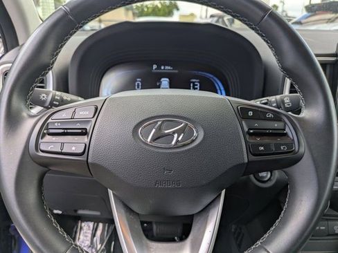 Used 2025 Hyundai Venue SEL FWD image 21