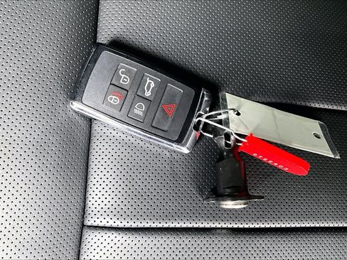 Used 2024 Land Rover Range Rover Sport SE image 11