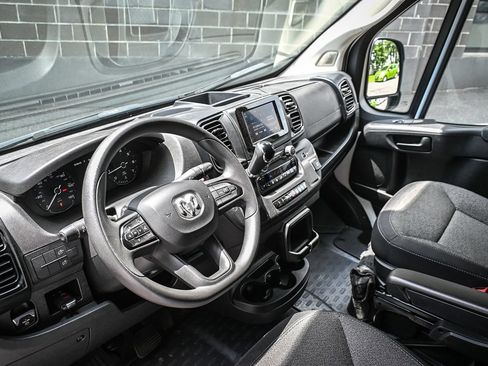 Used 2023 RAM ProMaster 2500 FWD image 9