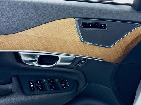 Used 2022 Volvo XC90 T8 Inscription Expression w/ Protection Package Premier image 12