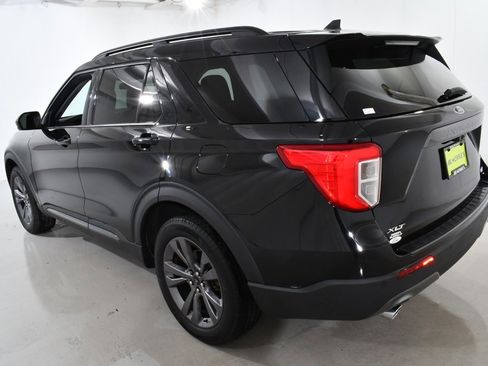Used 2022 Ford Explorer XLT w/ Equipment Group 202A image 15
