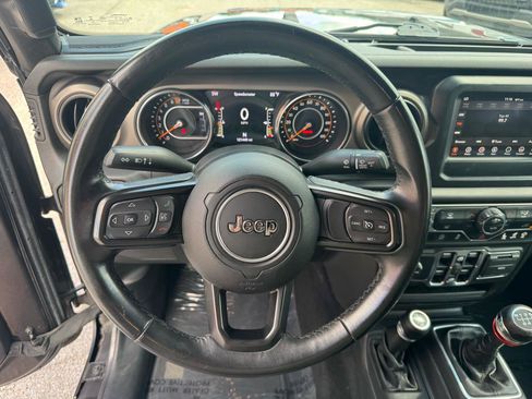 Used 2019 Jeep Wrangler Unlimited Sport S AWD/4WD image 24