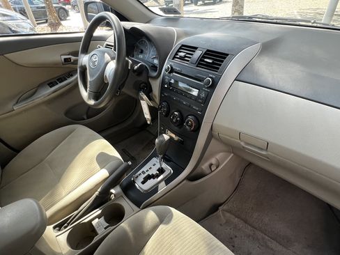 Used 2010 Toyota Corolla LE image 38
