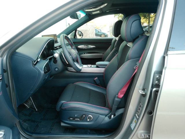 Used 2024 Genesis GV70 3.5T Sport AWD/4WD image 12