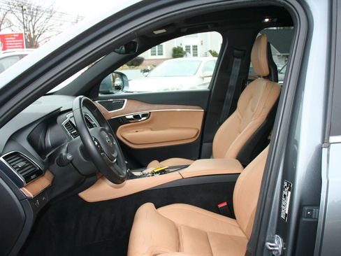 Used 2017 Volvo XC90 T6 Inscription w/ Vision Package image 38