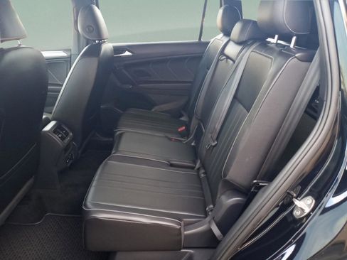 Used 2022 Volkswagen Tiguan SE R-Line image 21