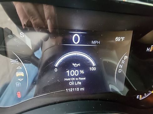 Used 2021 Jeep Grand Cherokee Laredo image 15