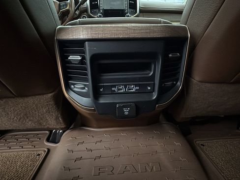 Used 2022 RAM 3500 Limited AWD/4WD image 17