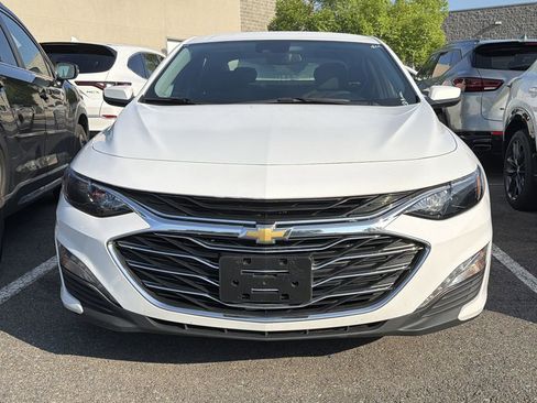 Used 2023 Chevrolet Malibu LT FWD image 2