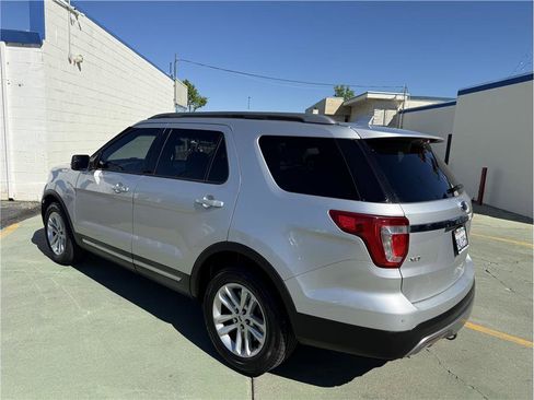 Used 2017 Ford Explorer XLT w/ Equipment Group 201A image 8