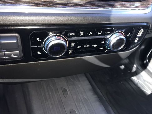 Used 2024 GMC Sierra 1500 Elevation w/ LPO, Elevation Black Package image 19