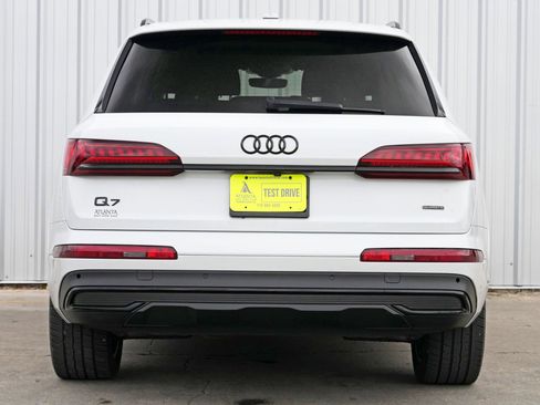 Used 2022 Audi Q7 Premium Plus image 10