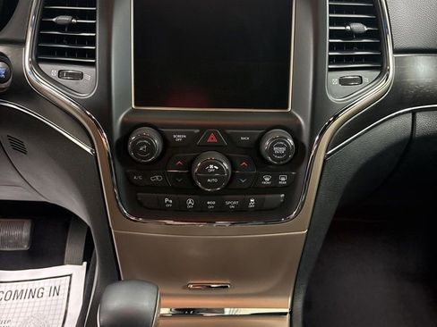 Used 2016 Jeep Grand Cherokee Limited w/ Trailer Tow Group IV image 12