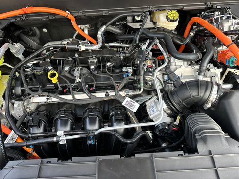 New 2025 Ford Maverick XL image 20