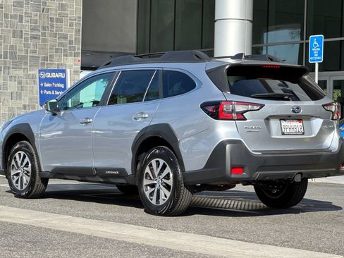 Certified 2025 Subaru Outback Premium image 6