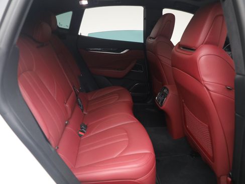 Certified 2023 Maserati Levante GT AWD/4WD image 18