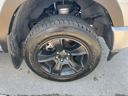 Used 2020 RAM 1500 Big Horn AWD/4WD image 12