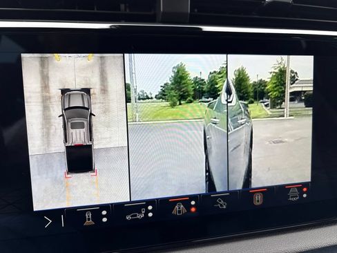 Certified 2025 GMC Sierra 1500 AT4 w/ AT4 Premium Package AWD/4WD image 42