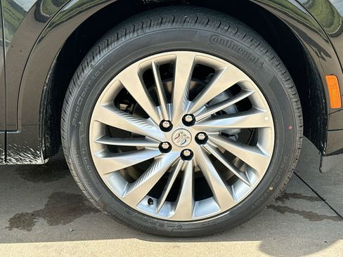 New 2025 Buick Envision Avenir image 10