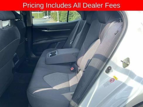 Used 2018 Toyota Camry LE FWD image 13
