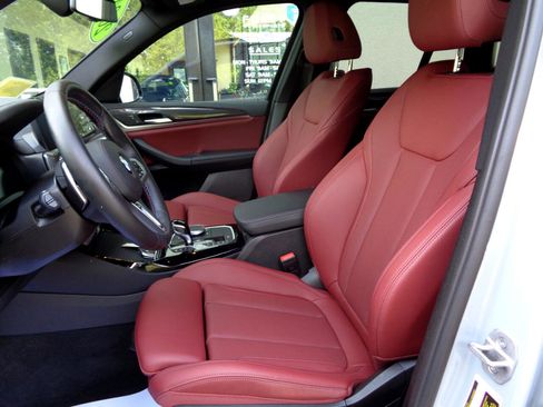 Used 2024 BMW X3 M40i w/ Premium Package image 9