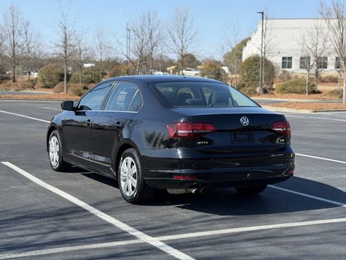 Used 2017 Volkswagen Jetta S image 5