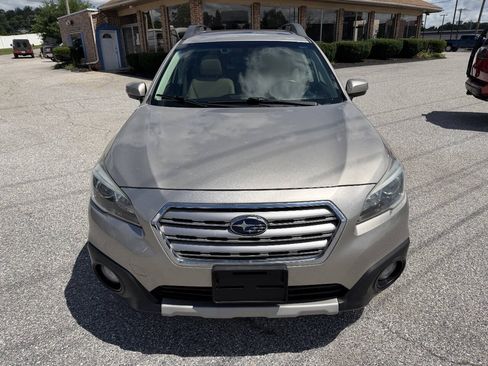 Used 2017 Subaru Outback 2.5i Limited AWD/4WD image 3