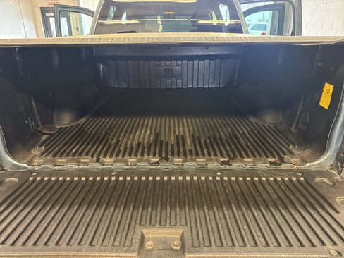 Used 2010 GMC Sierra 1500 SLT w/ SLT Convenience Package AWD/4WD image 29
