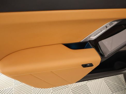 Used 2023 BMW 740i w/ Parking Assistance Package image 18