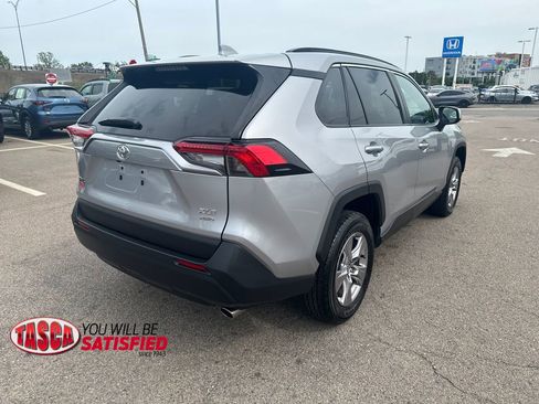 Used 2025 Toyota RAV4 XLE AWD/4WD image 8
