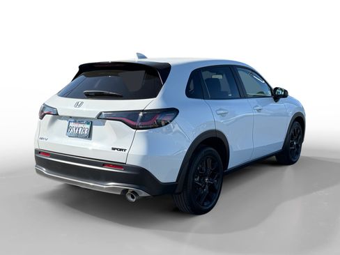 Certified 2025 Honda HR-V Sport image 5