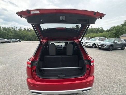 Used 2024 Mitsubishi Outlander SE AWD/4WD image 6