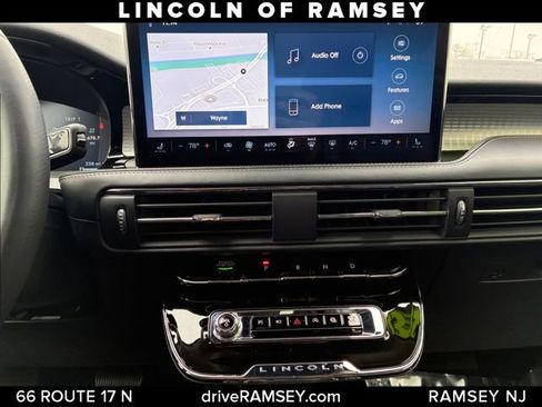 Used 2023 Lincoln Corsair AWD image 17